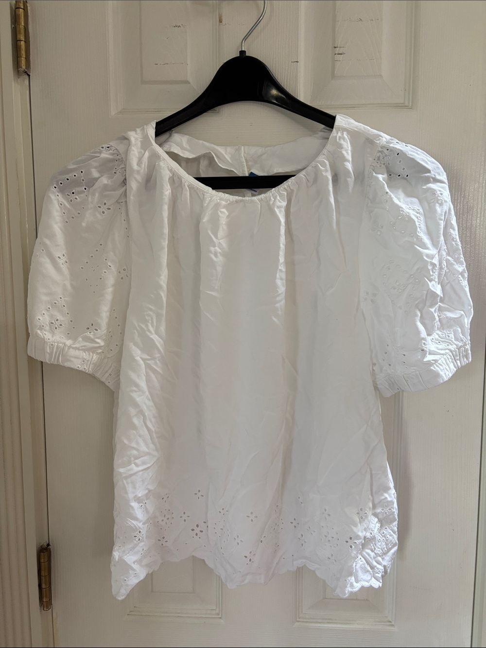 Old Navy White Eyelet Puff-Sleeve Blouse